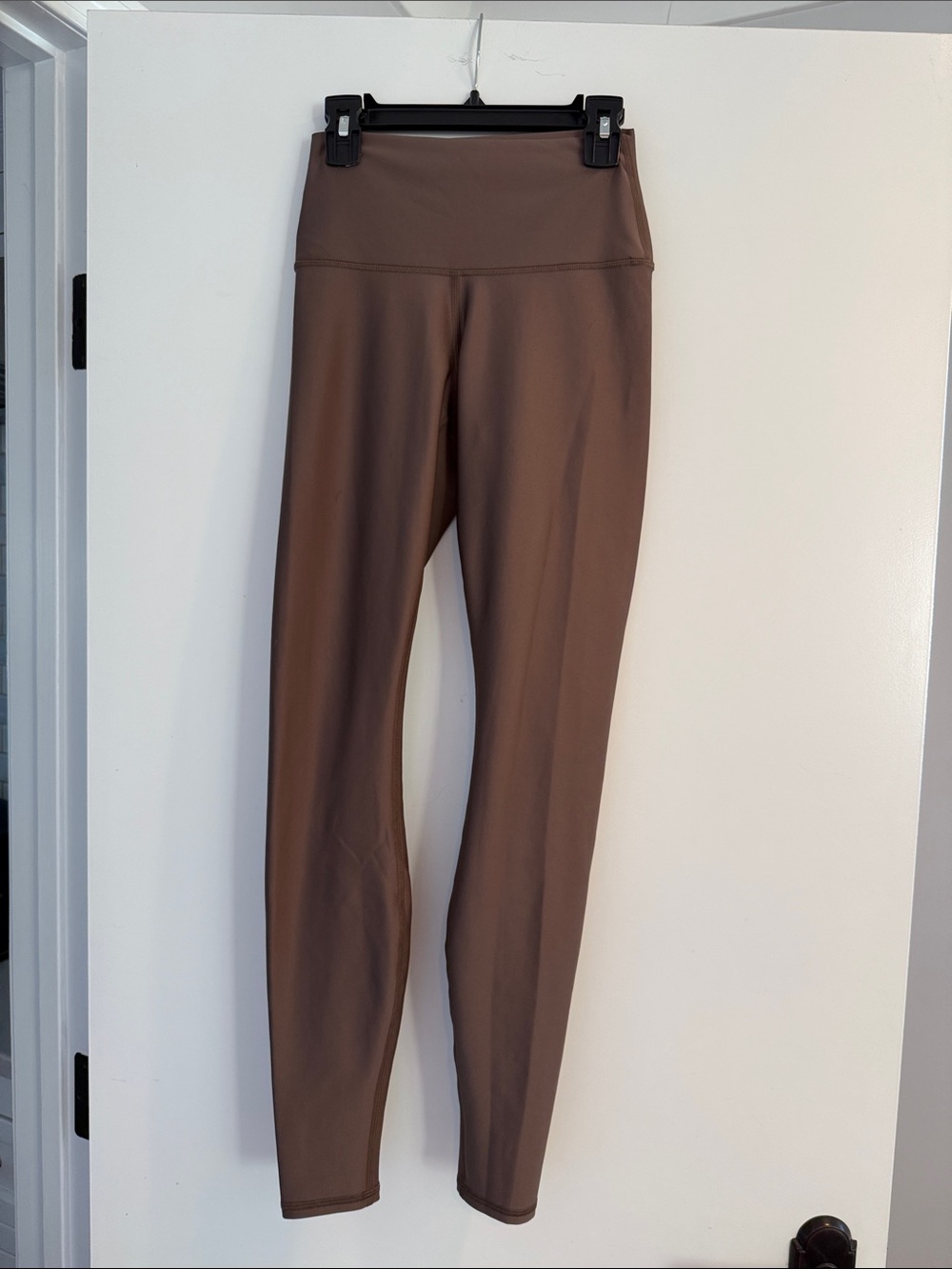ALO Yoga Like New XXS Airlift Legging in Hot Cocoa